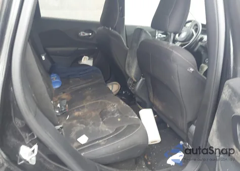 2015 Jeep Cherokee Latitude z USA, uszkodzony, nr VIN 1C4PJLCB0FW782039